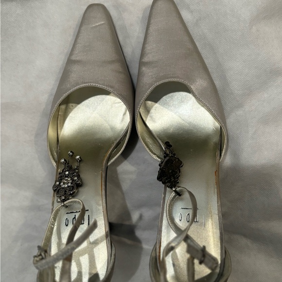 Impo Satin Ankle Strap with Rhinstoned - Picture 3 of 5